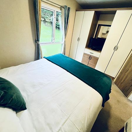 2 Bedroom Caravan Lg13, Shanklin, Isle Of Wight ภายนอก รูปภาพ