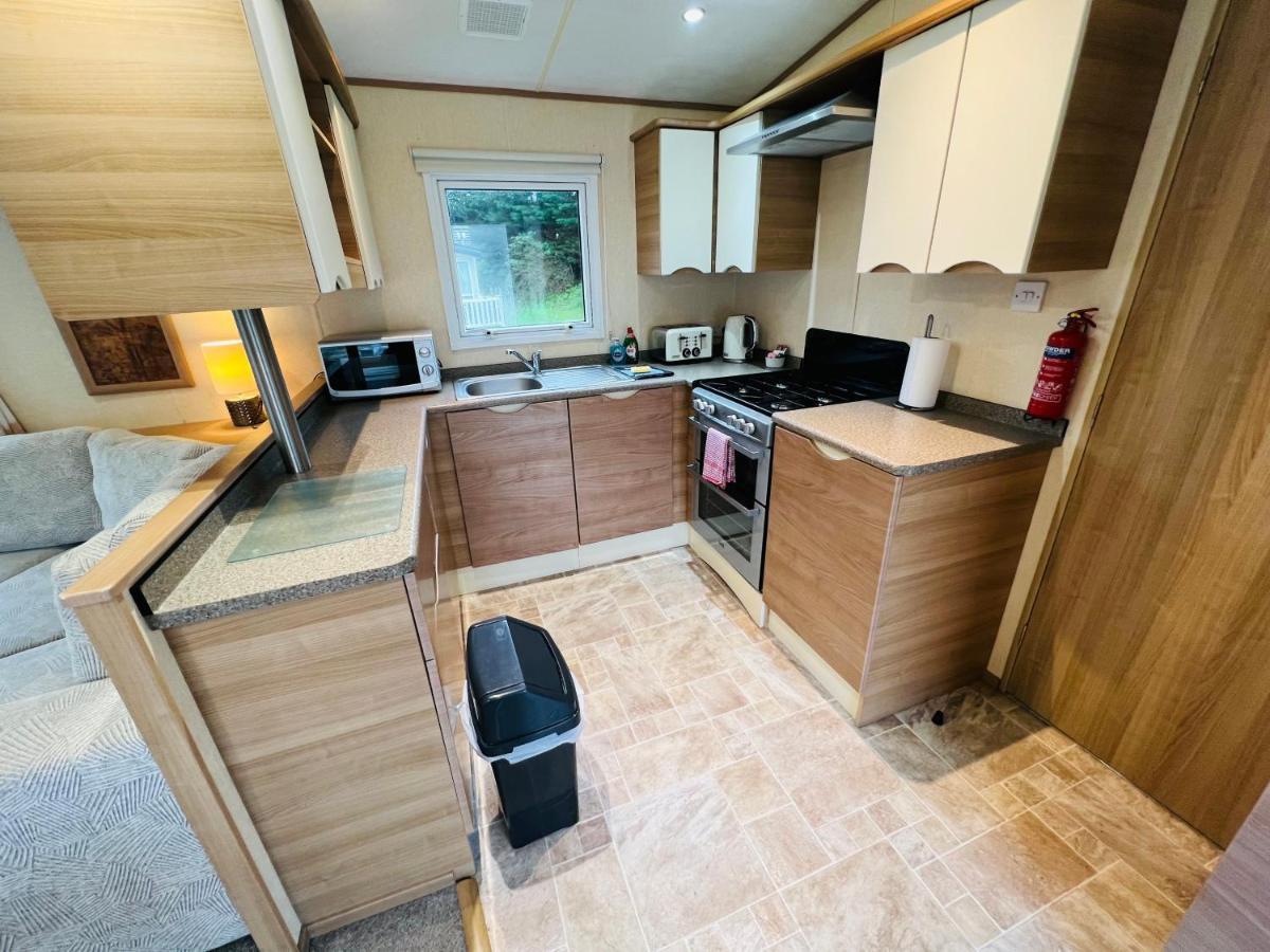 2 Bedroom Caravan Lg13, Shanklin, Isle Of Wight ภายนอก รูปภาพ
