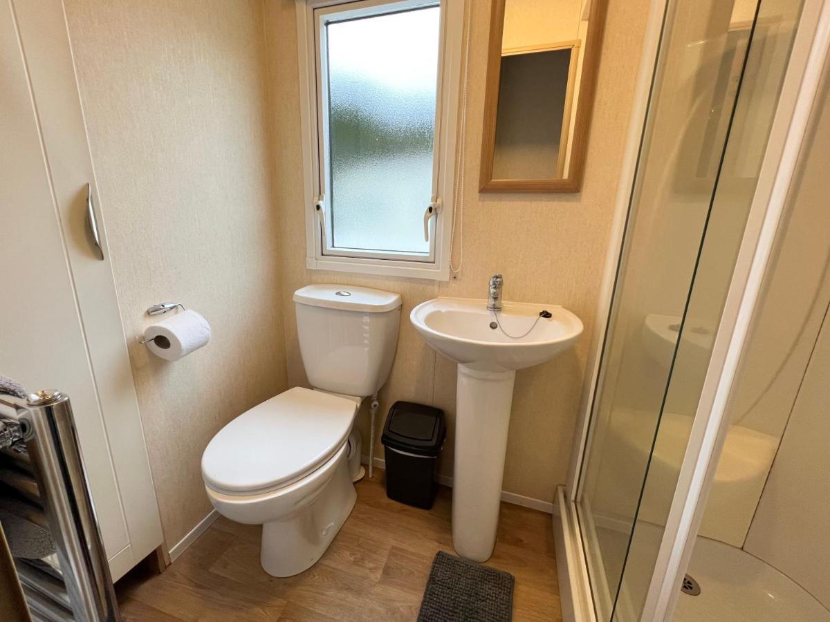 2 Bedroom Caravan Lg13, Shanklin, Isle Of Wight ภายนอก รูปภาพ